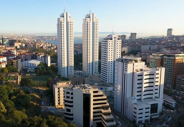 What is the floor plan of the twin apartment at Selenium Twins?